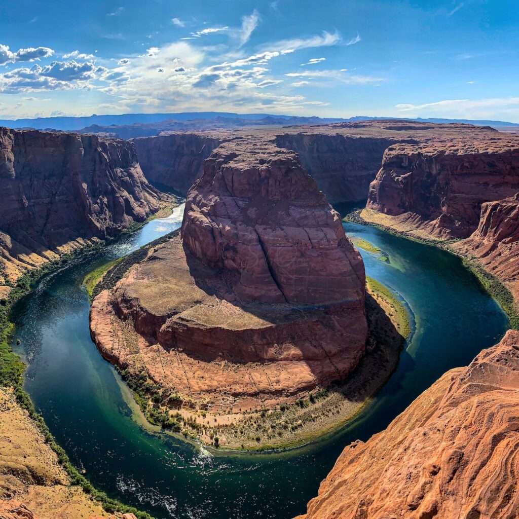 horseshoe shaped meander in colorado river